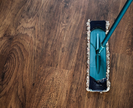 parquet avec serpillère rectangulaire